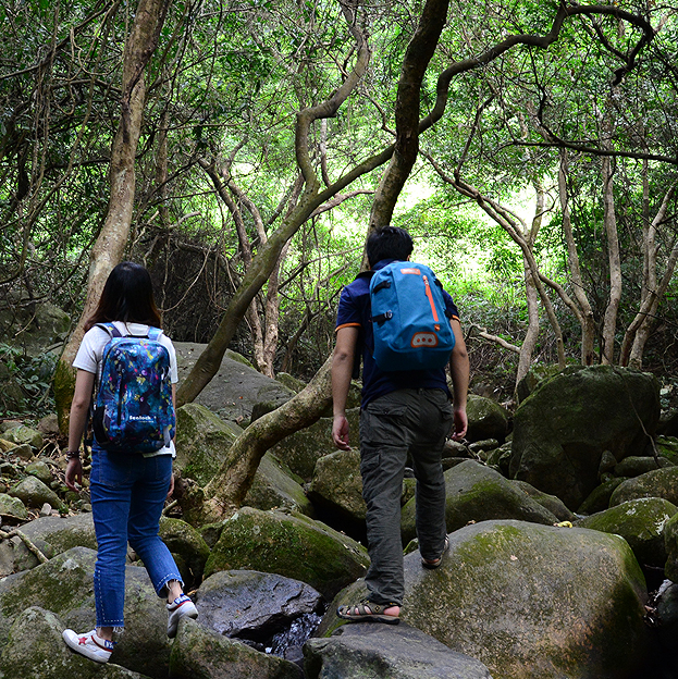 Tas ransel travel anti banyu paling apik kanggo packing