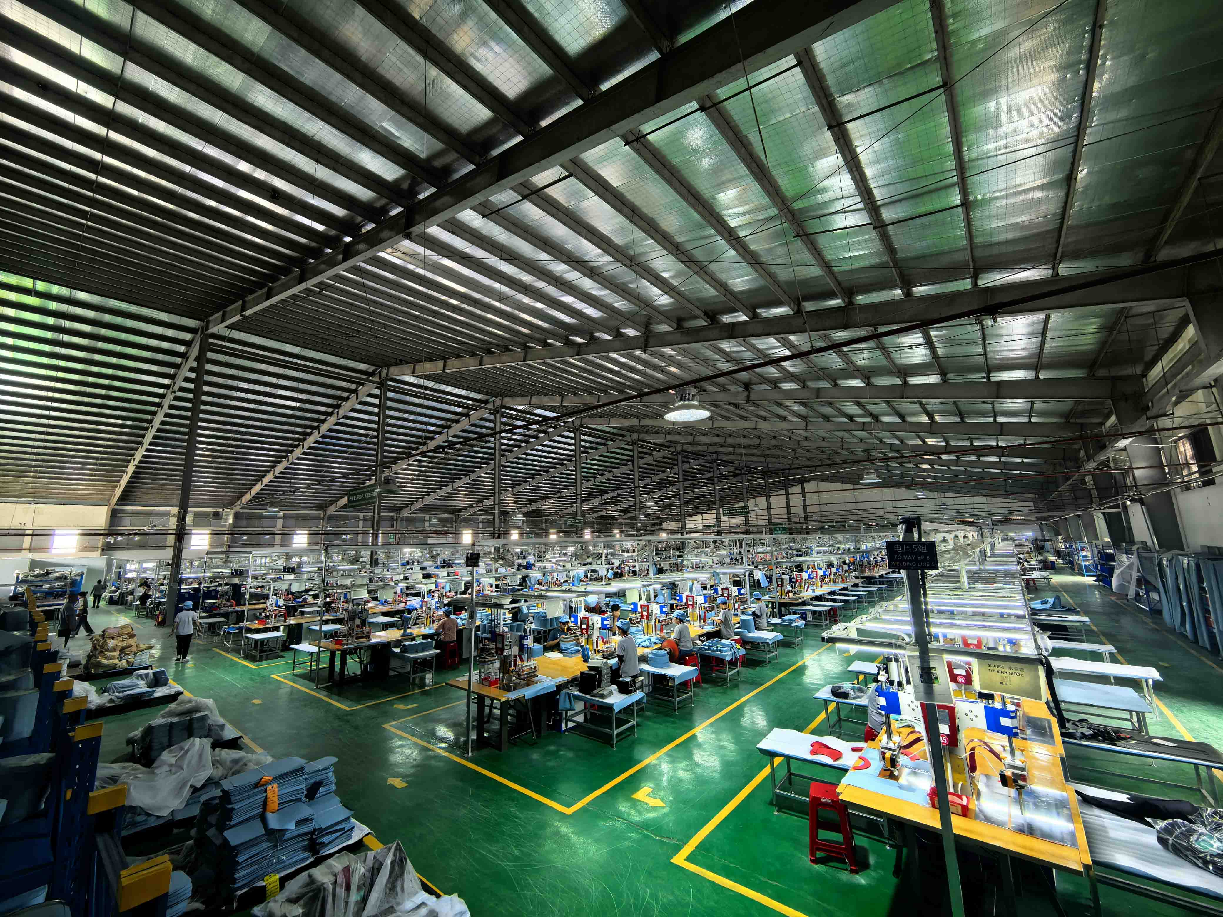 Welding RF vs Jahitan: Cara Manufaktur sing Nggawe Gear Waterproof?