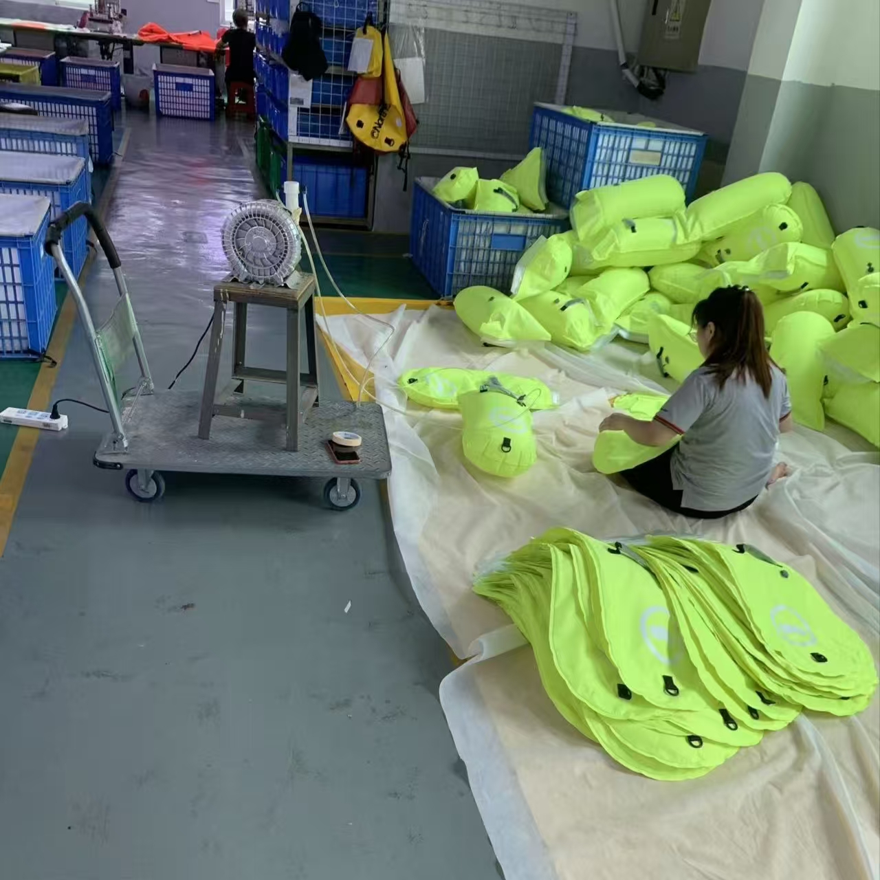 Saben-saben Nampa Inflated: Nggawe Pelampung Swim Visibilitas Tinggi ing Sealock