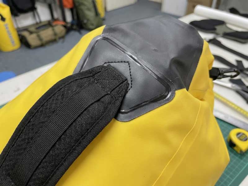 Tas Ransel Kering: Apa Owah-owahan Nalika Kantong Kering Nemu Tali Pundhak